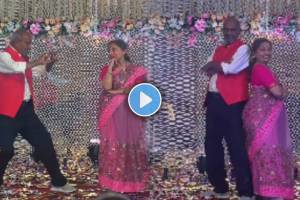 Couple Dance On Gulabi Sadi Song