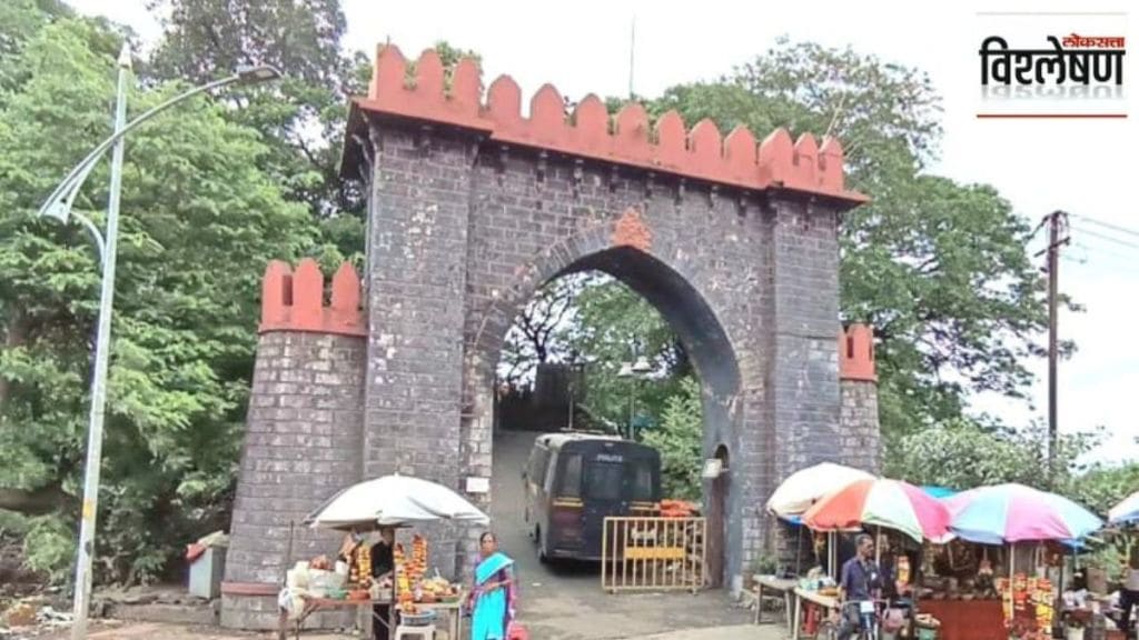 What is dispute over historic Durgadi Fort and what did court say while handing over fort to government