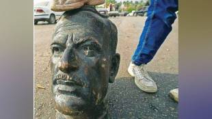 Hafiz Assad statue vandalized