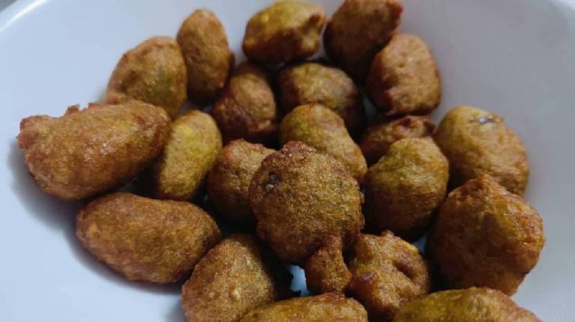 How To Make Moong Dal Pakode At Home