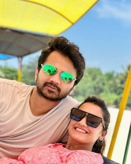 Hruta Durgule Prateek Shah Romantic Photos