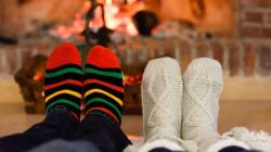 Keep Your Hands And Feet Warm :हिवाळ्यात हात-पाय खूप थंड पडतात? शरीर उबदार ठेवण्यासाठी ‘हे’ सोपे उपाय करून पाहा