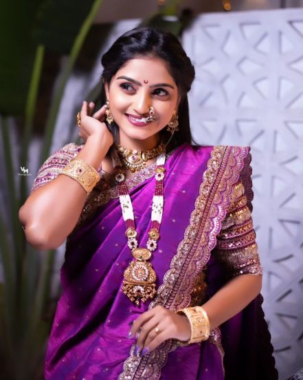 Komal Kumbhar Purple Nauvari Saree Look