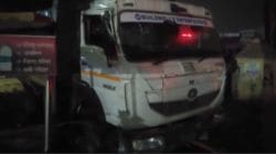 Pune Dumper Accident : “…तर कदाचित ही दुर्घटना घडली नसती”; फुटपाथवर झोपलेल्या तिघांना डंपरने चिरडल्यानंतर रोहित पवारांची पोस्ट चर्चेत