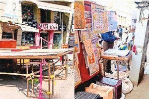 footpaths of Lakshmi Road are once again crowded with street vendors and vehicles