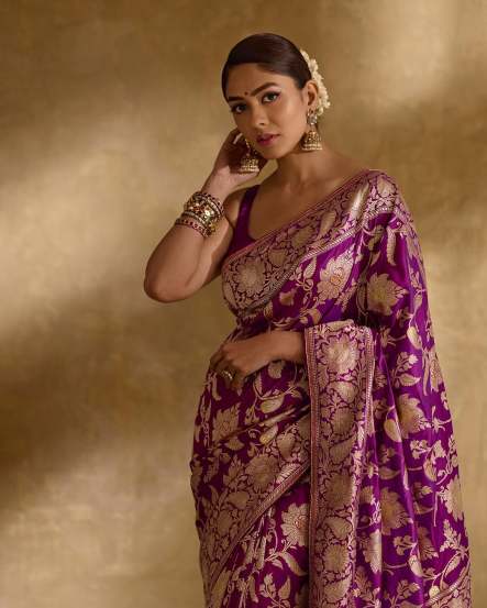 Mrunal Thakur Purple Banarasi Silk Saree Look