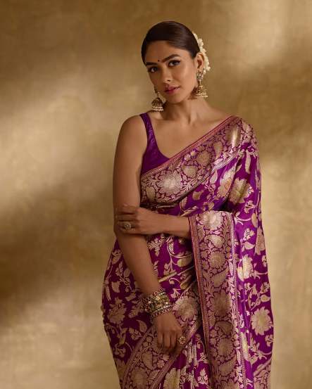 Mrunal Thakur Purple Banarasi Silk Saree Look