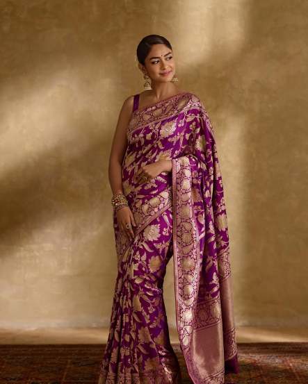 Mrunal Thakur Purple Banarasi Silk Saree Look