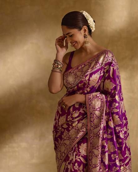 Mrunal Thakur Purple Banarasi Silk Saree Look