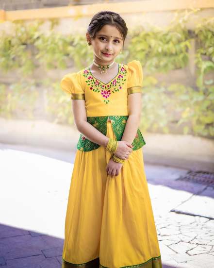 Myra Vaikul Yellow Lehenga Look