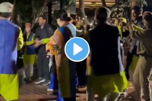 MS Dhoni And Sakshi Join Folk Dancers In Rishikesh; Groove To 'Gulabi Sharara' video viral