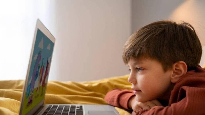 Why should parents be aware of their screen time