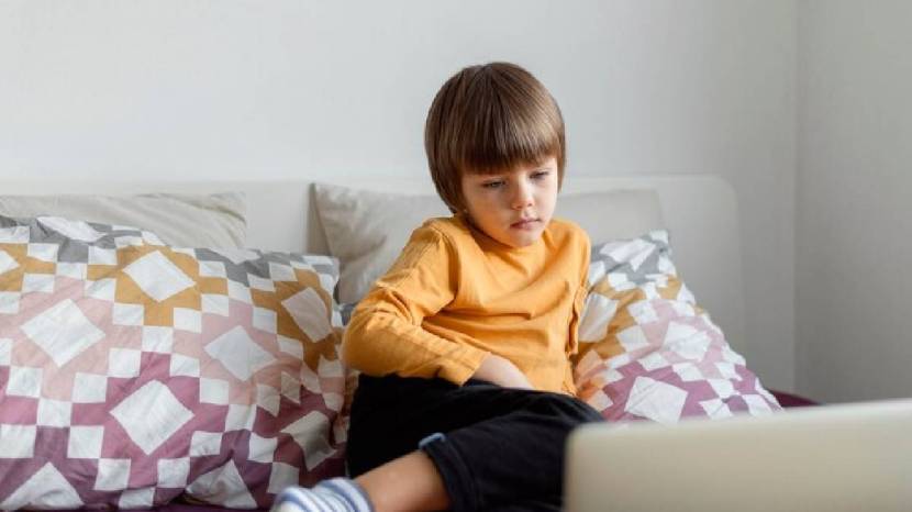 Why should parents be aware of their screen time