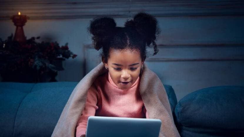 Why should parents be aware of their screen time