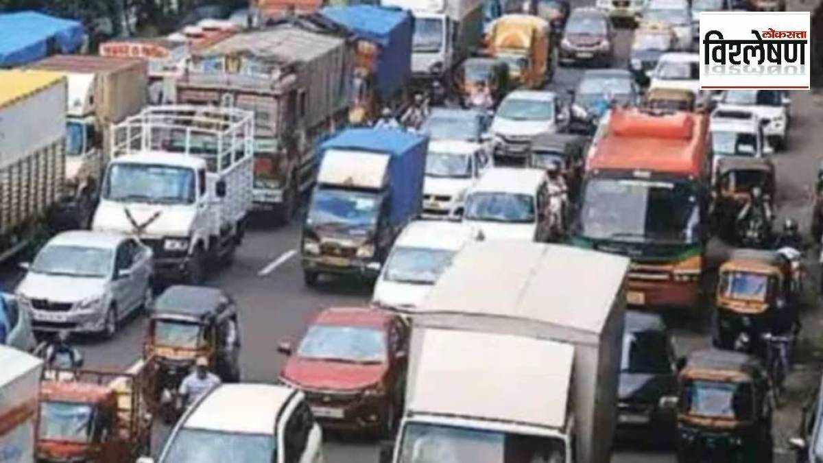 Pune crowded Lakshmi road Vehicles Loud horns, reckless parking ...