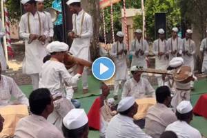 Chota Warkari dancing in bhajan