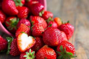 How To Identify Fresh Strawberries