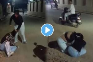 Shocking video dehradun raipur two girls fight for boy friend video viral on social media