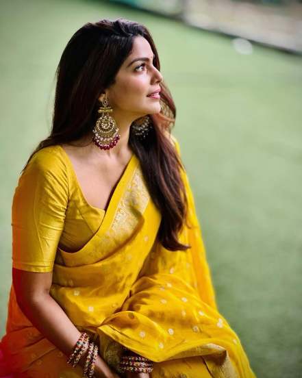 Pooja Sawant Yellow Saree Look