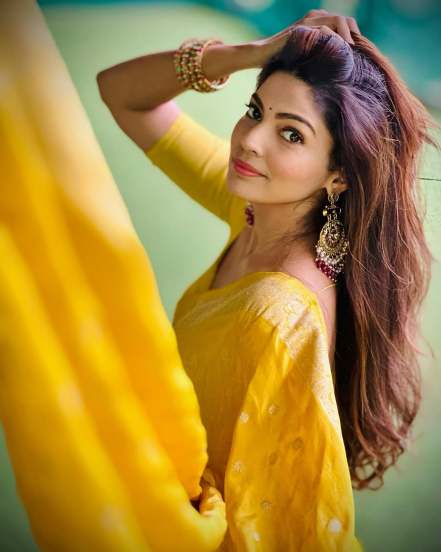 Pooja Sawant Yellow Saree Look