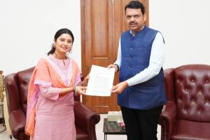 Prajakta Mali Meet Devendra Fadnavis