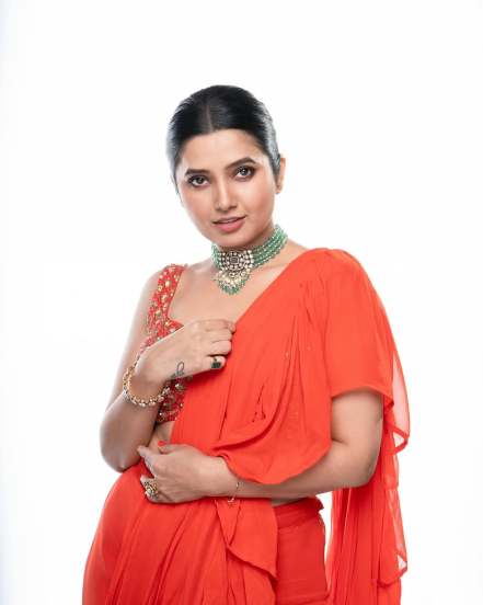 Prajakta Mali Satin Saree Look