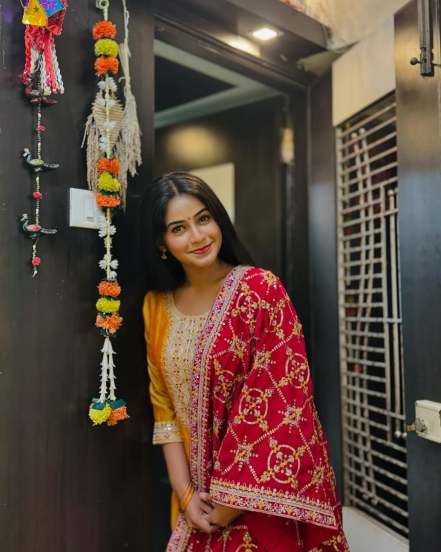 Prapti Redkar Glamorous Look