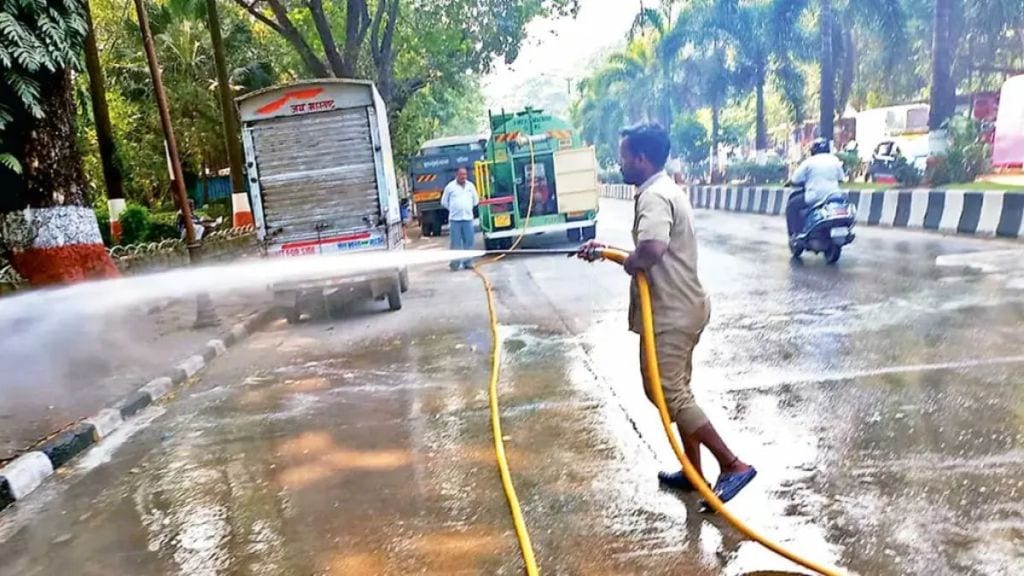 Road washing experiment again to prevent pollution