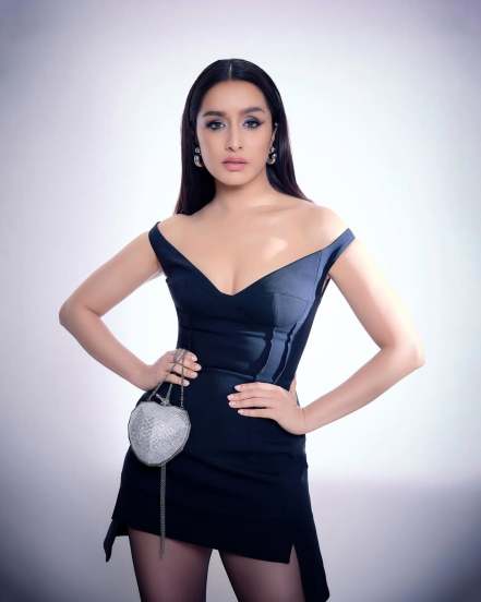 Shraddha Kapoor style in black