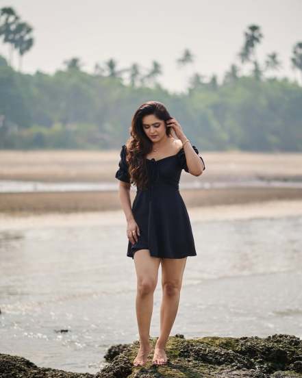 Madhurima Tuli black dress hot look