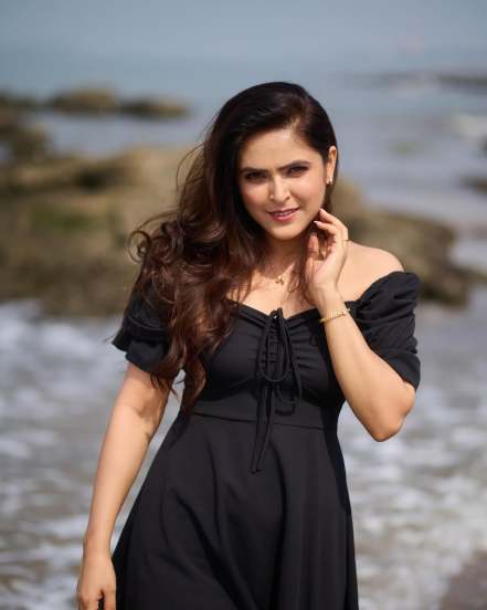 Madhurima Tuli black dress hot look