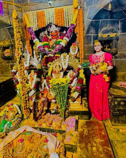 Prajakta Gaikwad Jejuri Khandoba Darshan