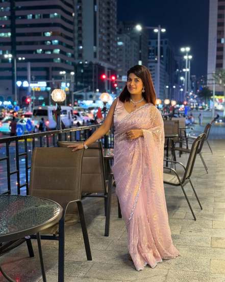 dhanshri kadgaonkar saree photoshoot in dubai 