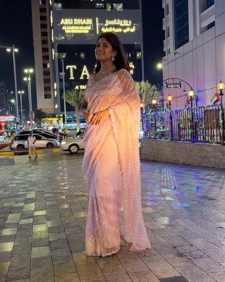 dhanshri kadgaonkar saree photoshoot in dubai 