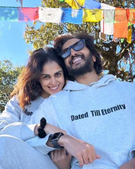 Ritesh Deshmukh and Genelia Deshmukh share couple photos on social media