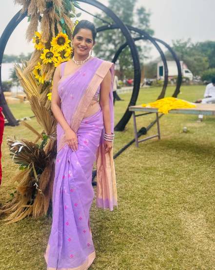 Marathi Actress Bhagyashree Mote shares pictures in saree on instagram