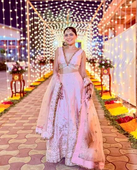 Marathi Actress Sonalee Kulkarni shares alluring pictures in lehenga on social media for cousin wedding