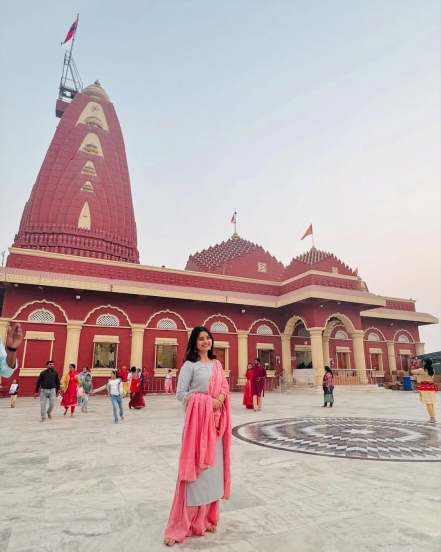 Marathi Actress Prajakta Mali visits jyotirling temples in Gujrat shares pictures on social media 