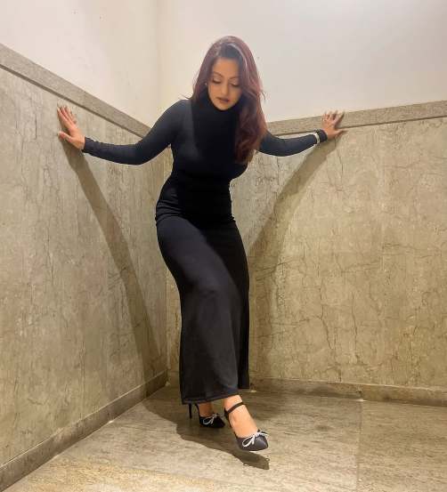 Manasi Naik Shares Hot pictures on social media in black bodycon dress for an event