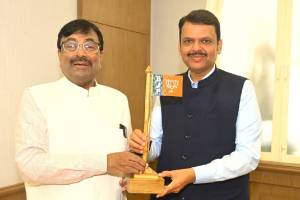 Sudhir Mungantiwar Devendra Fadnavis (1)