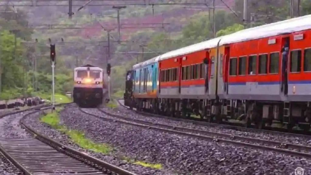 Suspicion of explosives in air-conditioned coach of Dakshin Express panic among passengers