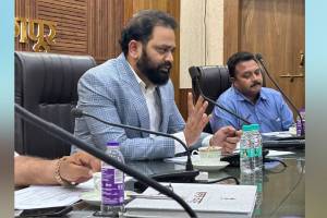 District Collector Dr Vipin Itankar expressed his displeasure with banks over the schemes of the Central and State Governments