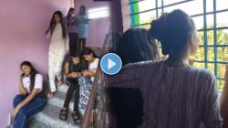 आनंदच निराळा…! अंघोळीसाठी रांगा, केसात ब्रश अन्…VIRAL VIDEO पाहून डोळ्यासमोर येईल तुमची ‘हॉस्टेल लाईफ’