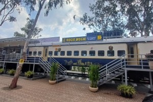 Bogie - Vogie Restaurant, Restaurant at Akurdi Railway Station, Pimpri , Akurdi ,