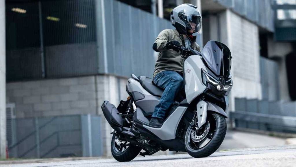 Yamaha NMax 125 Tech Max scooter Details