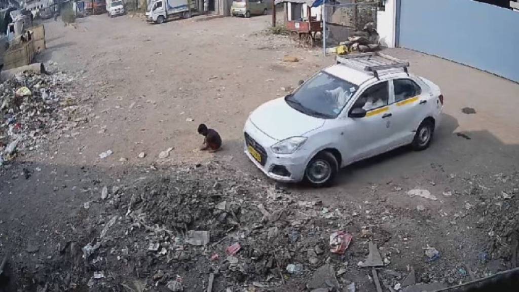 a private company driver ran over a child playing on the road Vasai news In Vasai