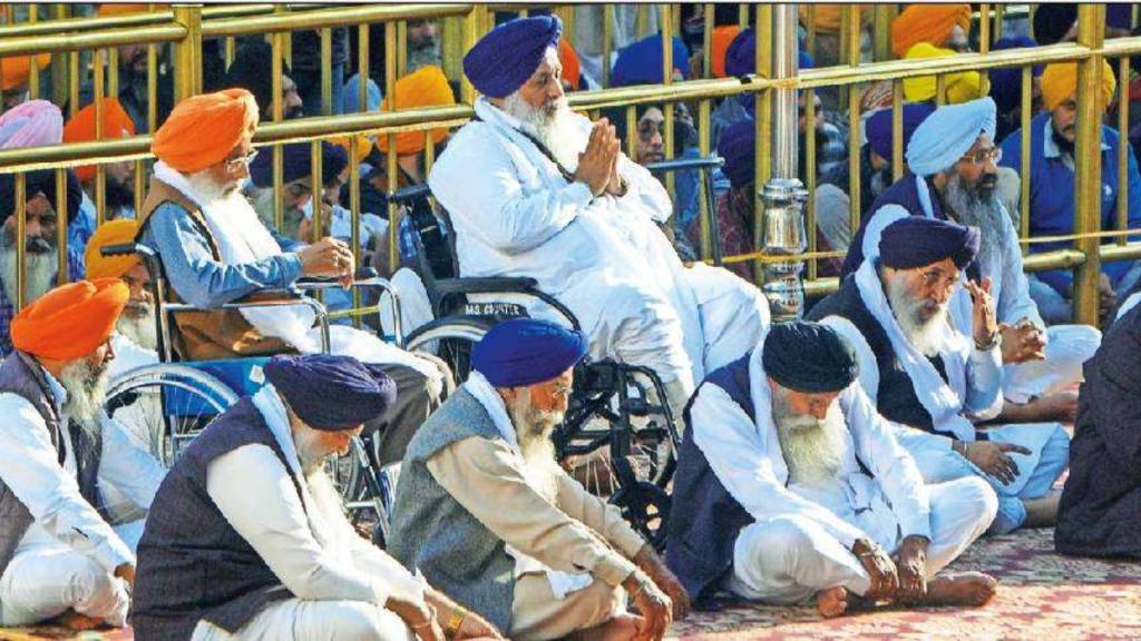 sukhbir badal gets toilet cleaning duty from akal takht over religious punishment