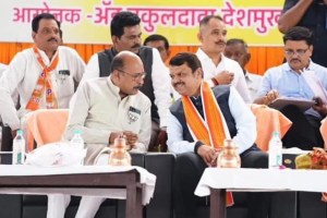 bjp group leader selection meeting devendra fadnavis