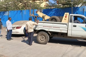 ulhasnagar Abandoned vehicles removed from main roads