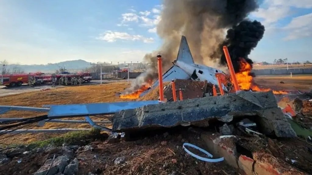 Azerbaijan Airlines crash loksatta article